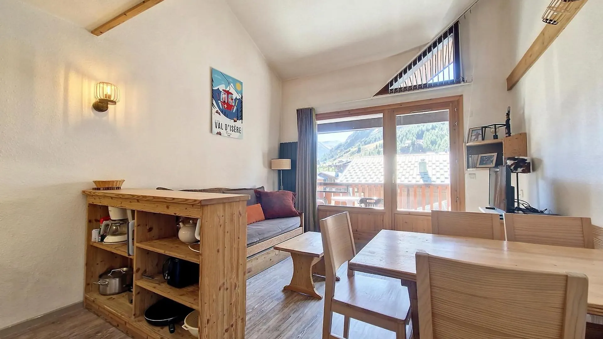 Confortable Studio + Mezzanine Avec Balcon Au Centre De Val D'Isere - 2/4 Personnes - Fr-1-518-133